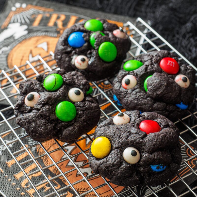 Spooky Eyeball Chocolate Cookies